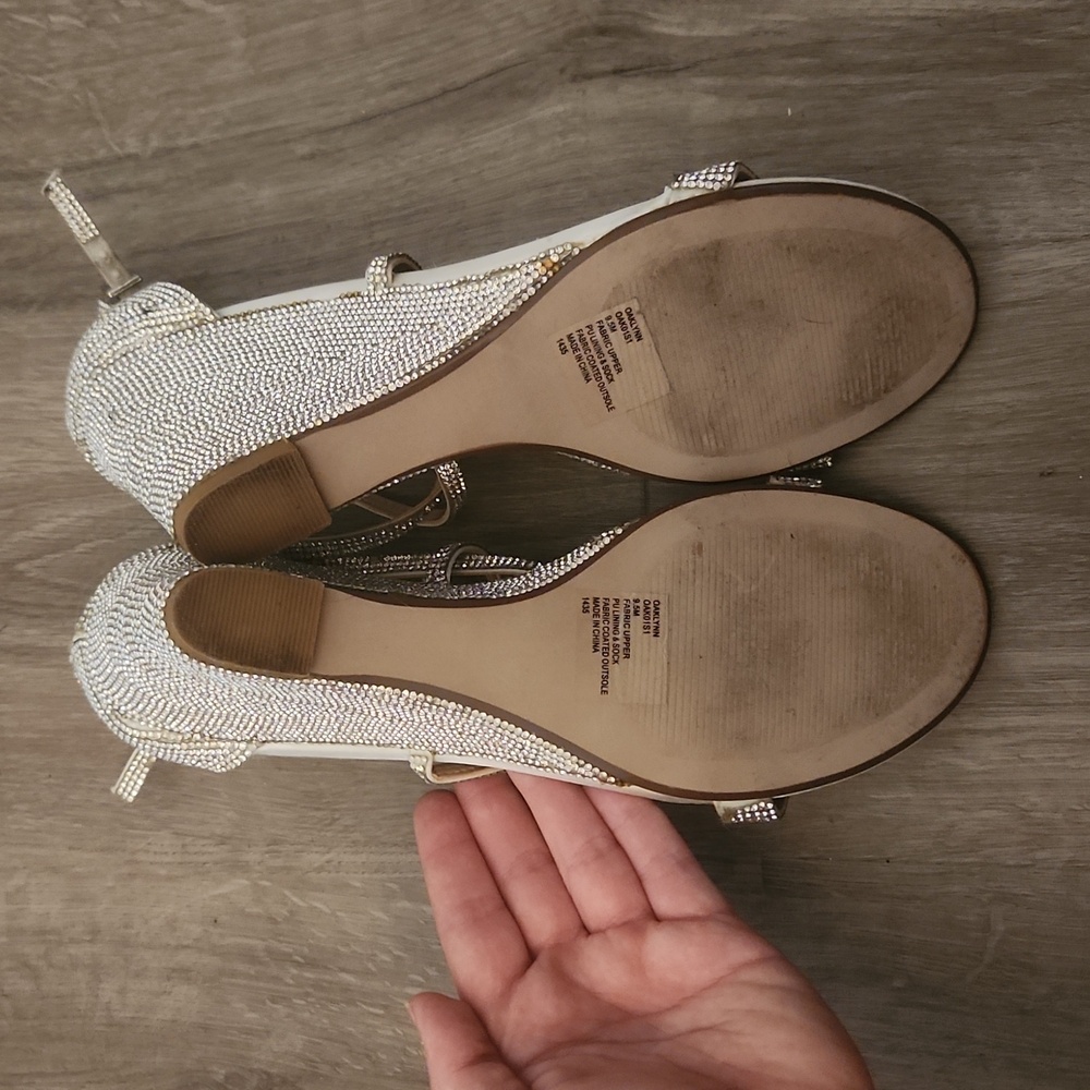🌞2/$30 // STEVE MADDEN: Crystal Crisscross Strap Wedge Sandals - Picture 9 of 13